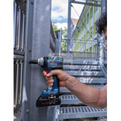 Avvitatore a massa battente BOSCH GDS 18V-330 HC (2 x 5,0 Ah + GAL18V-40 + L-Boxx 136)