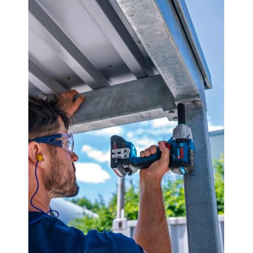 Avvitatore a massa battente BOSCH GDS 18V-450 PC (2 x 4,0 Ah ProCORE + GAL18V40 + L-Boxx 136 + modulo Bluetooth)