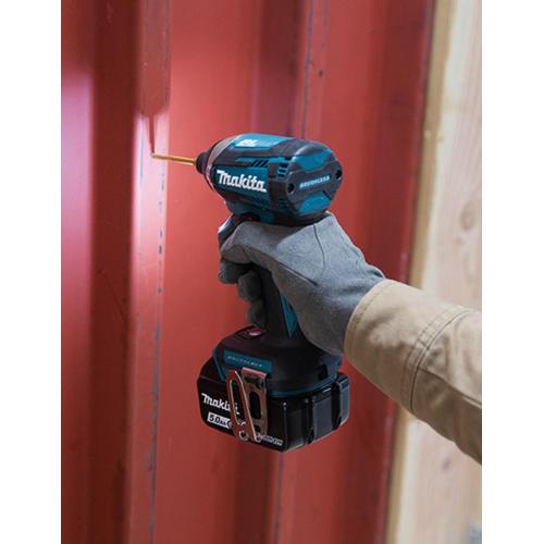 Avvitatore ad Impulsi  MAKITA DTD154RTJ (2 x 5,0 Ah + DC18RC + MAKPAC 2)