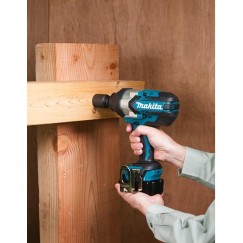 Avvitatore ad Impulsi MAKITA DTW1002RTJ1 (1 x 5,0 Ah + DC18RC + MAKPAC 3)