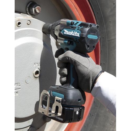 Avvitatore ad Impulsi MAKITA DTW701RTJ (2 x 5,0 Ah + DC18RC + MAKPAC 3)