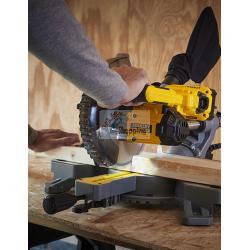 Troncatrice STANLEY FatMax SFMCS701M1 (1 x 4,0 Ah + Caricabatterie)