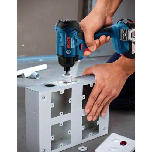 Avvitatore a massa battente BOSCH GDR 18V-160 (2 x 4,0Ah ProCore + GAL18V-40 + L-Boxx 136)