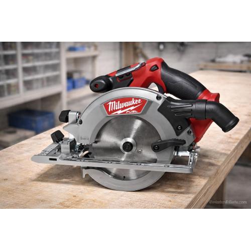 Sega circolare a mano a batteria Milwaukee M18 CCS55