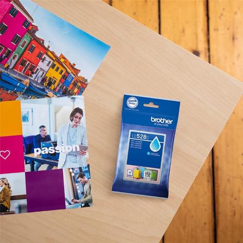ORIGINALE Brother Cartuccia d'inchiostro ciano LC528C LC-528C ~5000 Pagine Cartuccia d'inchiostro ciano ad altissima capacitÃ  Brother LC528C - confezione singola. Stampa fino a 5.000 pagine. LC528C LC-528C EAN 4977766842921