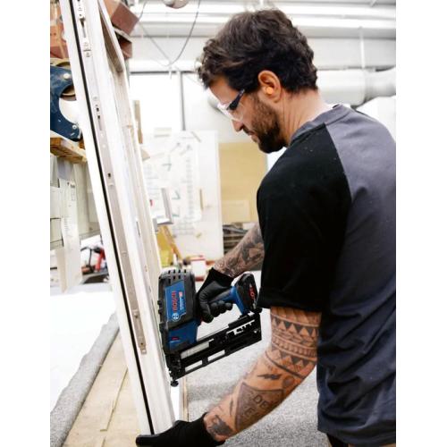 Chiodatrice BOSCH GNH 18V-64 (Solo corpo + L-Boxx 136)