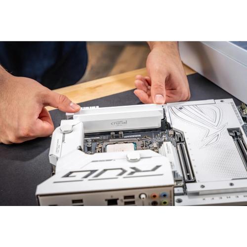 Crucial Pro DDR5-6400 64GB Kit (2x 32GB) OC Gaming White mod. CP2K32G64C40U5W