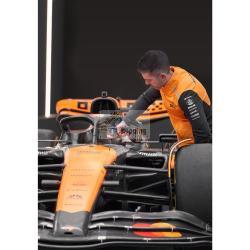 Avvitatore a impulsi a batteria DeWalt DCF85MP2T-QW da 1/4", 205 Nm, 3250 giri/min, 3800 colpi/min, 2 batterie da 5 Ah agli ioni di litio da 18 V con custodia.    