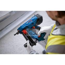 BOSCH GNB 18V-38 CHIODATRICE P. CALCESTR. A BATT. MOD. 06019L7001 EAN 4059952647821