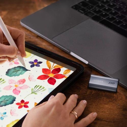 ADATA SSD SC750 ESTERNO 1TB PLUG&GO ARGENTO 1050/1000 MOD. SC750-1000G-CCBK EAN 4711085948304