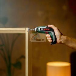 BOSCH IXO 7 + 32PZ. BIT-SET CARTONE MOD. 06039E000B EAN 4053423300734