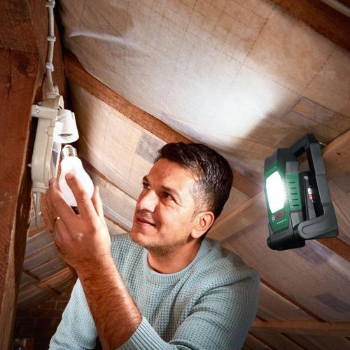 BOSCH TORCIA ELETTRICA UNIVERSAL LIGHT 18V-210 MOD. 06039A1300 EAN 4053423250770