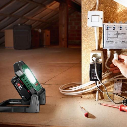 BOSCH TORCIA ELETTRICA UNIVERSAL LIGHT 18V-210 MOD. 06039A1300 EAN 4053423250770