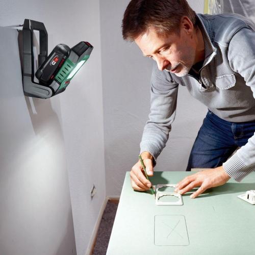 BOSCH TORCIA ELETTRICA UNIVERSAL LIGHT 18V-210 MOD. 06039A1300 EAN 4053423250770