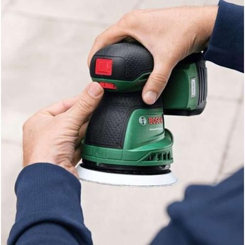 Levigatrice orbitale a batteria Bosch UniversalOrbit18V-20 da 125 mm, 23000 orbite/minuto, 1 batteria da 2 Ah, 18 V agli ioni di litio.    