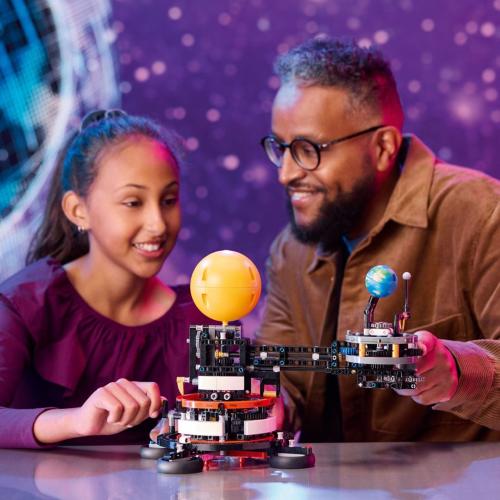 LEGO TECHNIC 42179 PLANET EARTH AND MOON IN ORBIT MOD. 42179 EAN 5702017584133