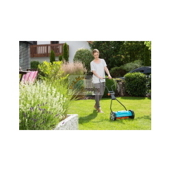 Rasaprato a mano elicoidale GARDENA 330
