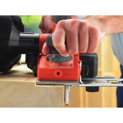 Black Decker KW750K-QS Pialla 2x82mm 17000 giri/min 750W con Valigetta