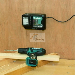 Caricabatterie Makita DC10SB 10,8-12V agli ioni di litio