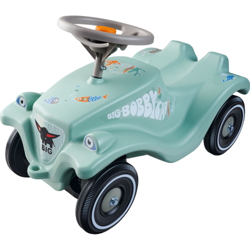 BIG Bobby Car Classic Green Sea è il veicolo a spinta per bambini dal design iconico firmato BIG, ora nella vivace colorazione verde mare.