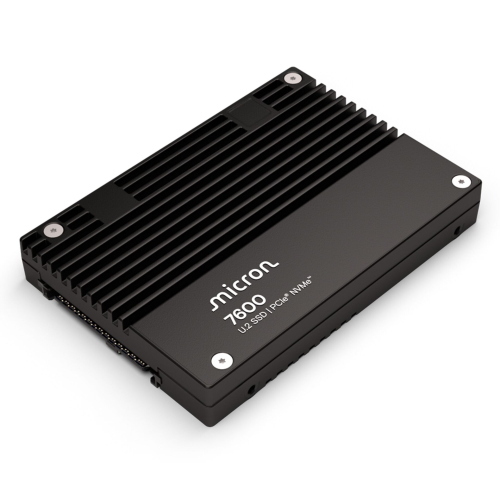 Micron 7600 PRO SSD enterprise NVMe da 1,92 TB con fattore di forma U.2 da 15 mm per data center e storage professionale.