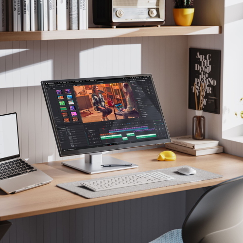 Alogic Clarity Pro Touch 27 pollici UHD 4K monitor touch con supporto pieghevole Fold Stand per interazione diretta.