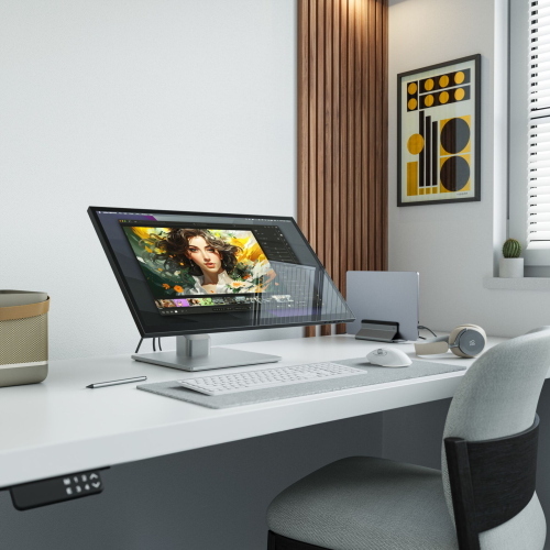 Alogic Clarity Pro Touch 27 pollici UHD 4K monitor touch con supporto pieghevole Fold Stand per interazione diretta.