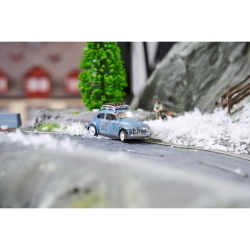 Carson presenta il modellino radiocomandato VW Beetle Wintersport in scala 1:87 con tecnologia 2,4 GHz, pronto all'uso.