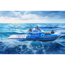 Carson Polizeiboot 2,4G 100% RTR è un battello radiocomandato della polizia pronto all'uso con tecnologia a 2,4 GHz per un controllo stabile e senza interferenze.