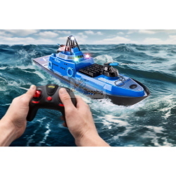 Carson Polizeiboot 2,4G 100% RTR è un battello radiocomandato della polizia pronto all'uso con tecnologia a 2,4 GHz per un controllo stabile e senza interferenze.