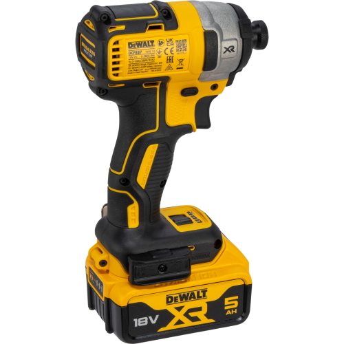 DeWalt DCK266P2T-QW è un set di utensili a batteria progettato per offrire potenza e versatilità nei lavori di fai da te e professionali.