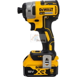 DeWalt DCK266P2T-QW è un set di utensili a batteria progettato per offrire potenza e versatilità nei lavori di fai da te e professionali.