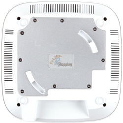 D-Link AX3600 Wi-Fi 6 Dual-Band PoE Access Point offre connessione Wi-Fi 6 dual-band e alimentazione PoE per una rete veloce e flessibile.