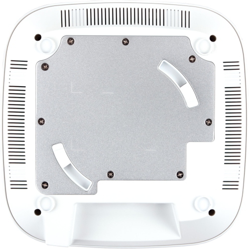 D-Link AX3600 Wi-Fi 6 Dual-Band PoE Access Point offre connessione Wi-Fi 6 dual-band e alimentazione PoE per una rete veloce e flessibile.