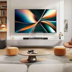 Hisense 65U7Q, TV 4K Ultra HD della gamma U7Q, offre un ampio schermo da 65 pollici per un’esperienza visiva immersiva.