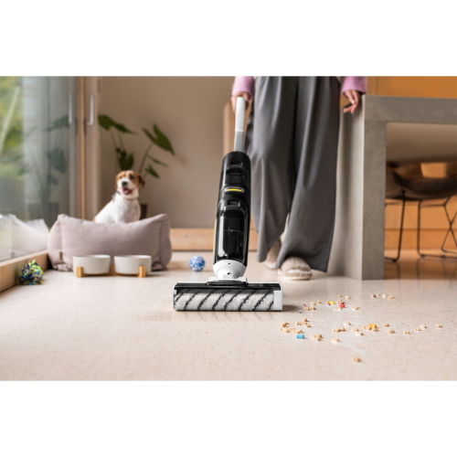 Kärcher FCV 4 Dry Pet&Home è un aspirapolvere a secco senza fili per superfici dure e tappeti, ideale per rimuovere peli di animali domestici.