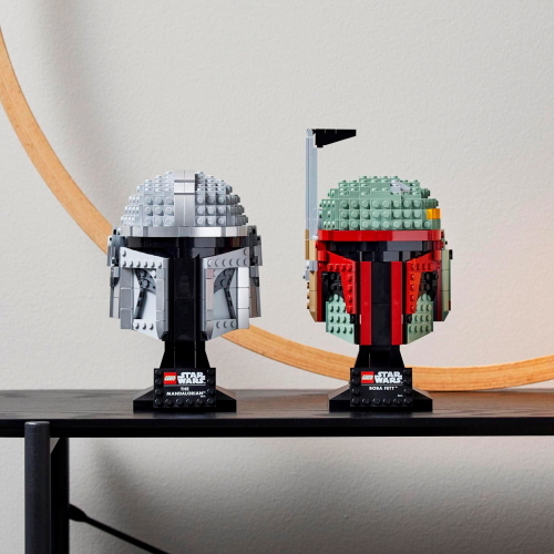 LEGO Star Wars 75328 Mandalorianer Helm è un set per costruire l'elmo Mandaloriano, ideale per i fan di Star Wars.