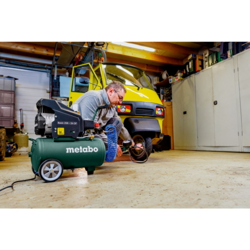 Metabo Basic 250-24 OF Kompressor, compressore d'aria della linea Basic, ideale per officina e fai-da-te.