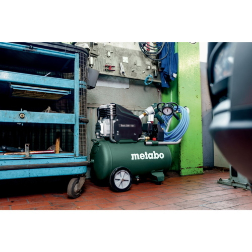 Metabo Basic 300-50 Kompressor è un compressore d'aria per applicazioni base, ideale per lavori leggeri.