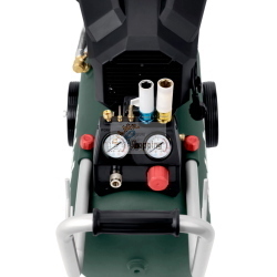 Il Metabo Basic 400-50 V Kompressor è un compressore d’aria con serbatoio da 50 litri e potenza di 400 watt per applicazioni di base.