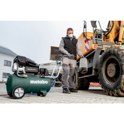 Il Metabo Basic 400-50 V Kompressor è un compressore d’aria con serbatoio da 50 litri e potenza di 400 watt per applicazioni di base.
