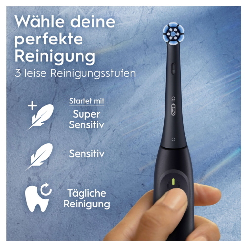Oral-B iO Series 2 spazzolino elettrico con due manici, disponibile nei colori Night Black e Forest Green.