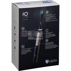 Oral-B iO Series 4 è uno spazzolino elettrico nero opaco con custodia da viaggio inclusa.