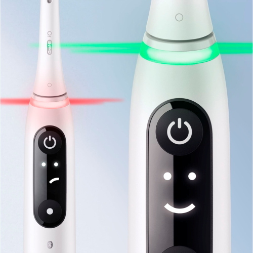 Oral-B iO Series 6 White + Etui è uno spazzolino elettrico bianco con custodia di trasporto inclusa.