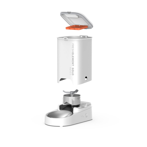 PETKIT Fresh Element SOLO New-White (P570a) è una ciotola automatica per animali domestici di colore bianco, ideale per l’alimentazione programmata di cani e gatti.