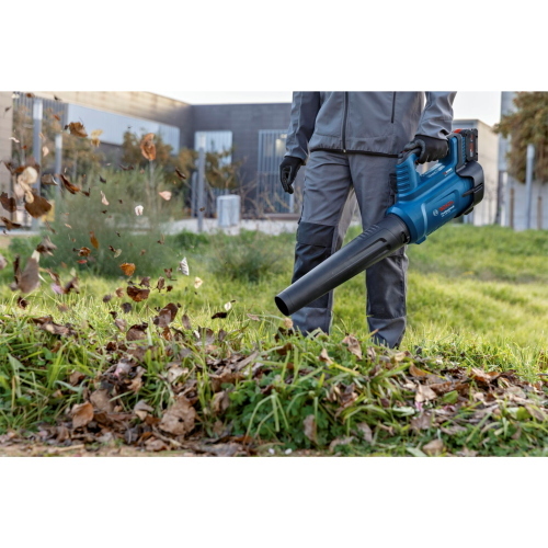 Bosch GBL 18V-750, soffiatore a batteria professionale senza fili per giardino, utensile solo compatibile con sistema Bosch 18V.