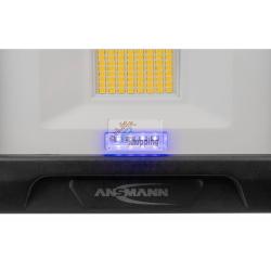 Ansmann FL20W-R faretto LED ricaricabile da 20W con 2000 lumen per illuminazione potente e portatile.