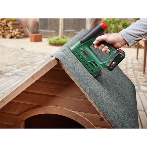 Bosch UniversalTacker 18V-Tacker è una pinzatrice a batteria a batteria del sistema Bosch 18V per fissaggi rapidi.
