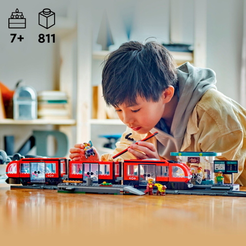 LEGO City 60423 set tram con fermata, dettagliato, gioco di ruolo