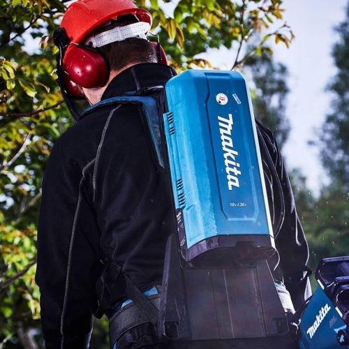 Makita 191A59-5 zaino batteria 18V Li-Ion solo corpo con 2 adattatori